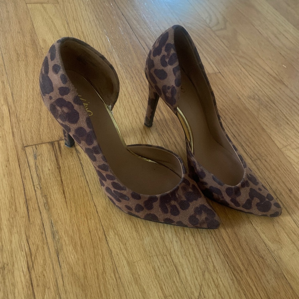 Mossimo leopard pumps